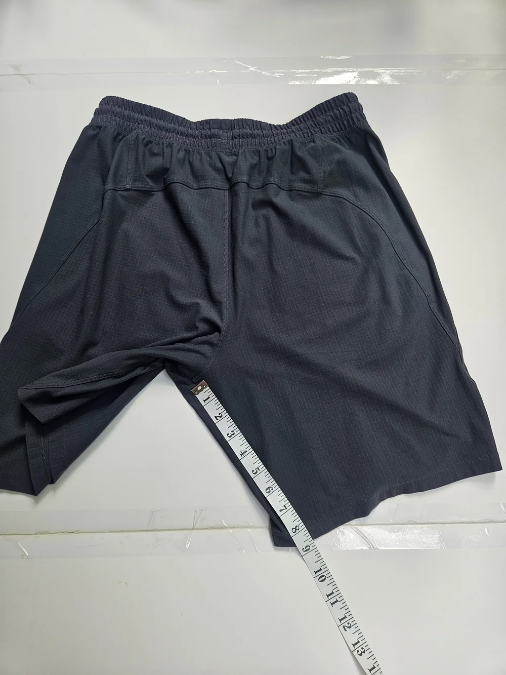 Lululemon Men's Black Textured Athletic Gym Running Shorts Size M Zip Pocket